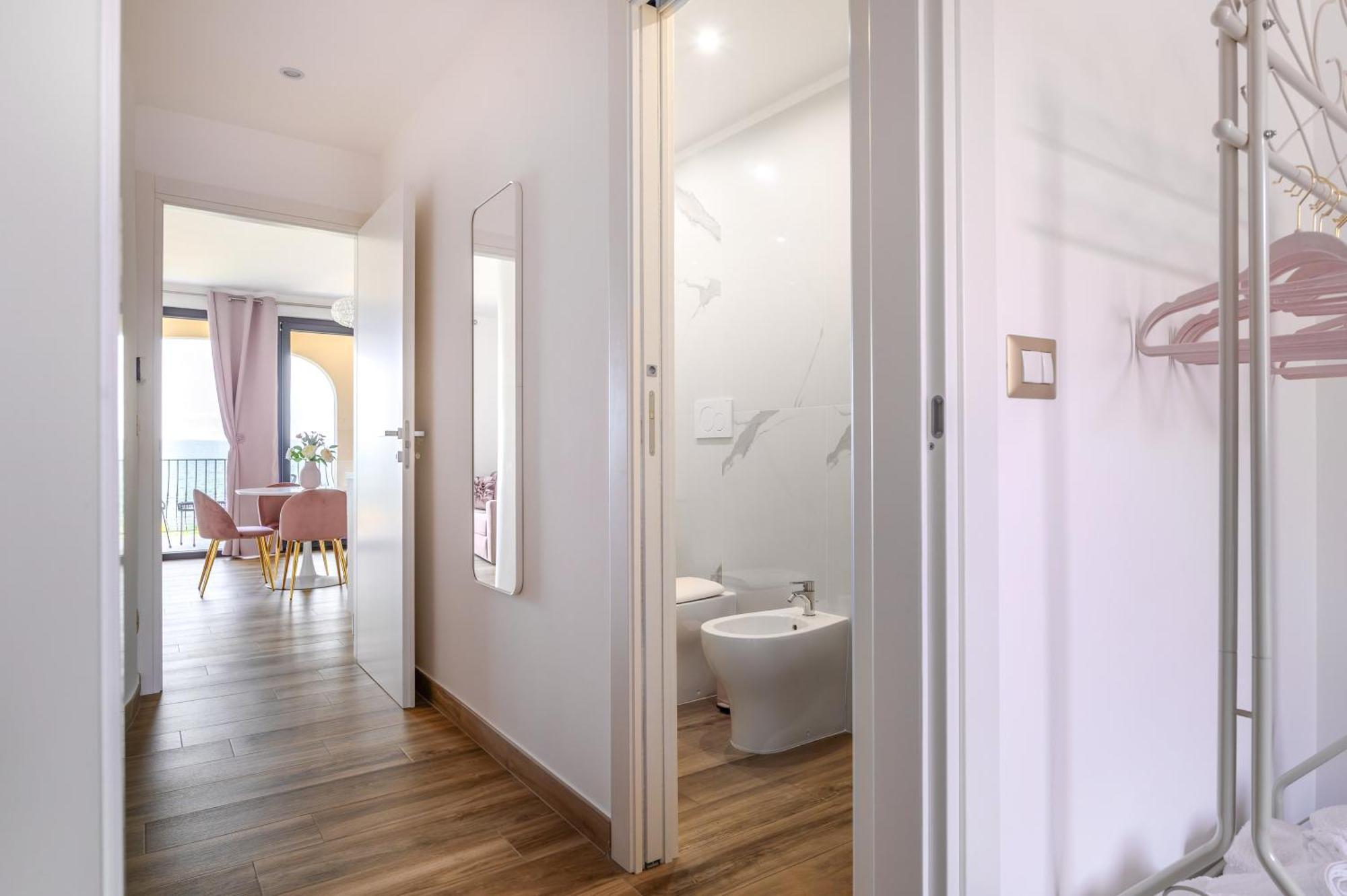 Casa Vacanze Maddalena - Palazzetto Sul Lago - Diamante Rosa Marta Buitenkant foto