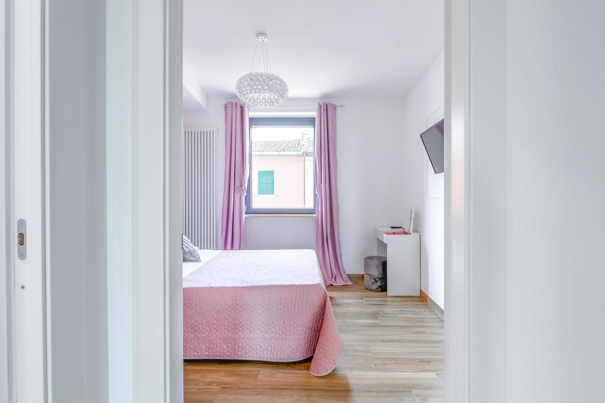 Casa Vacanze Maddalena - Palazzetto Sul Lago - Diamante Rosa Marta Buitenkant foto