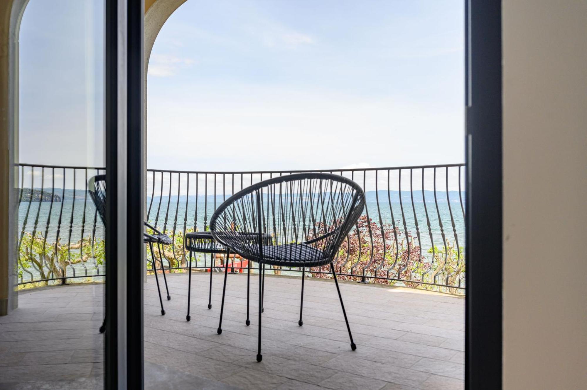 Casa Vacanze Maddalena - Palazzetto Sul Lago - Diamante Rosa Marta Buitenkant foto
